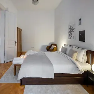 Felsoerdosor Apartment