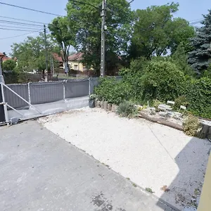 Hi-bp Garden Batsanyi Tiny House Near The Train With Free Parking Apartment