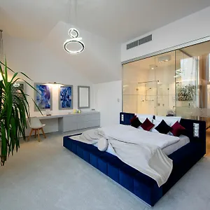 Karoly Corner Residences Lejlighed
